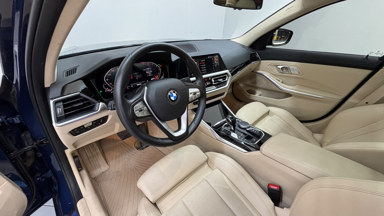 BMW 320i 17